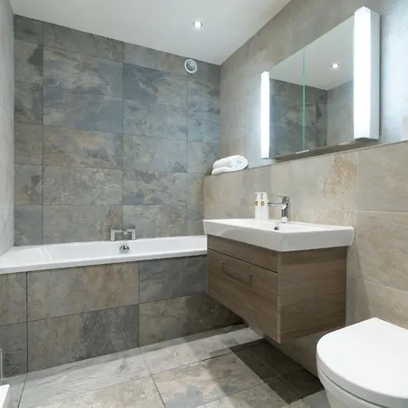 아파트 Idyllic Retreat With Panoramic Views By Letmestay *