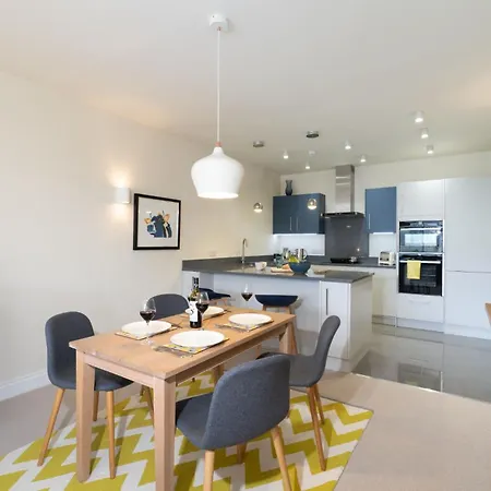 Idyllic Retreat With Panoramic Views By Letmestay Ambleside
