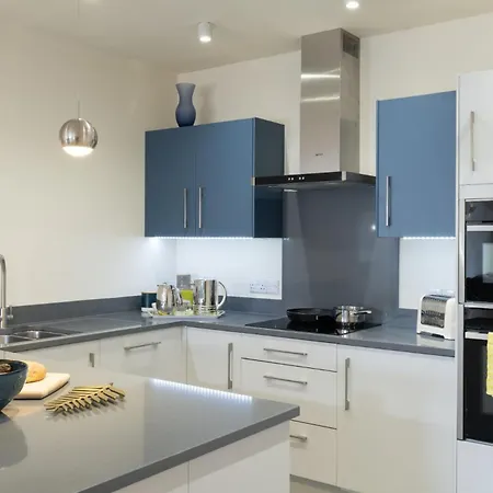 Idyllic Retreat With Panoramic Views By Letmestay 아파트